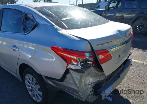 2018 Nissan Sentra S z USA, uszkodzony, nr VIN 3N1AB7AP1JY212435